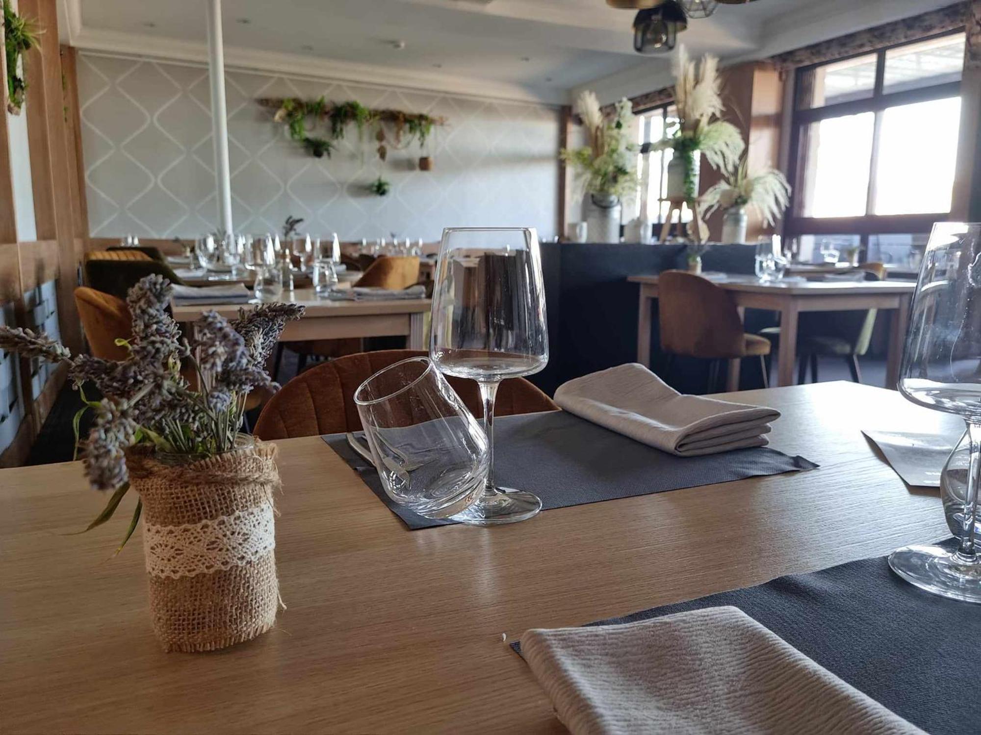 Logis Hotel Schaeffer- Restaurant Le Saint Georges Serrières-en-Chautagne Esterno foto